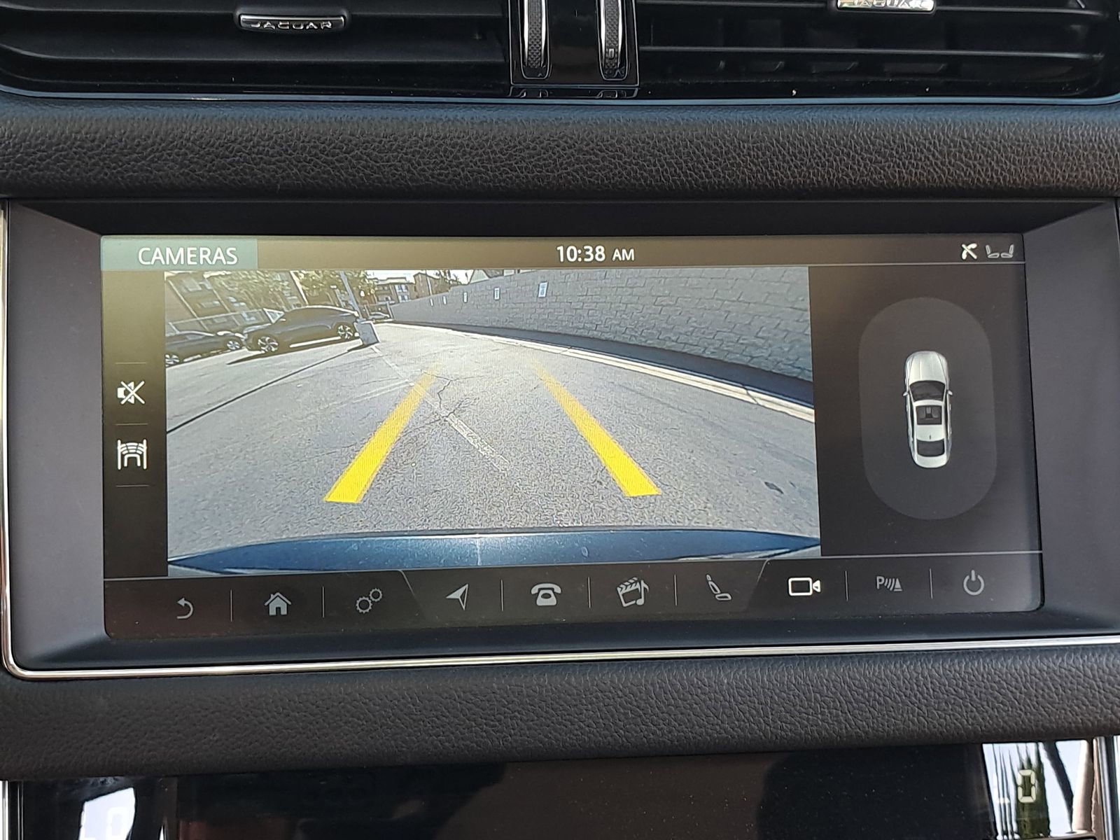 Used 2019 Jaguar XF Prestige image 27