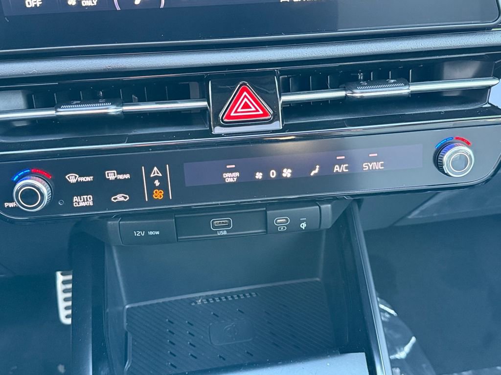 New 2025 Kia Niro EX Touring image 18