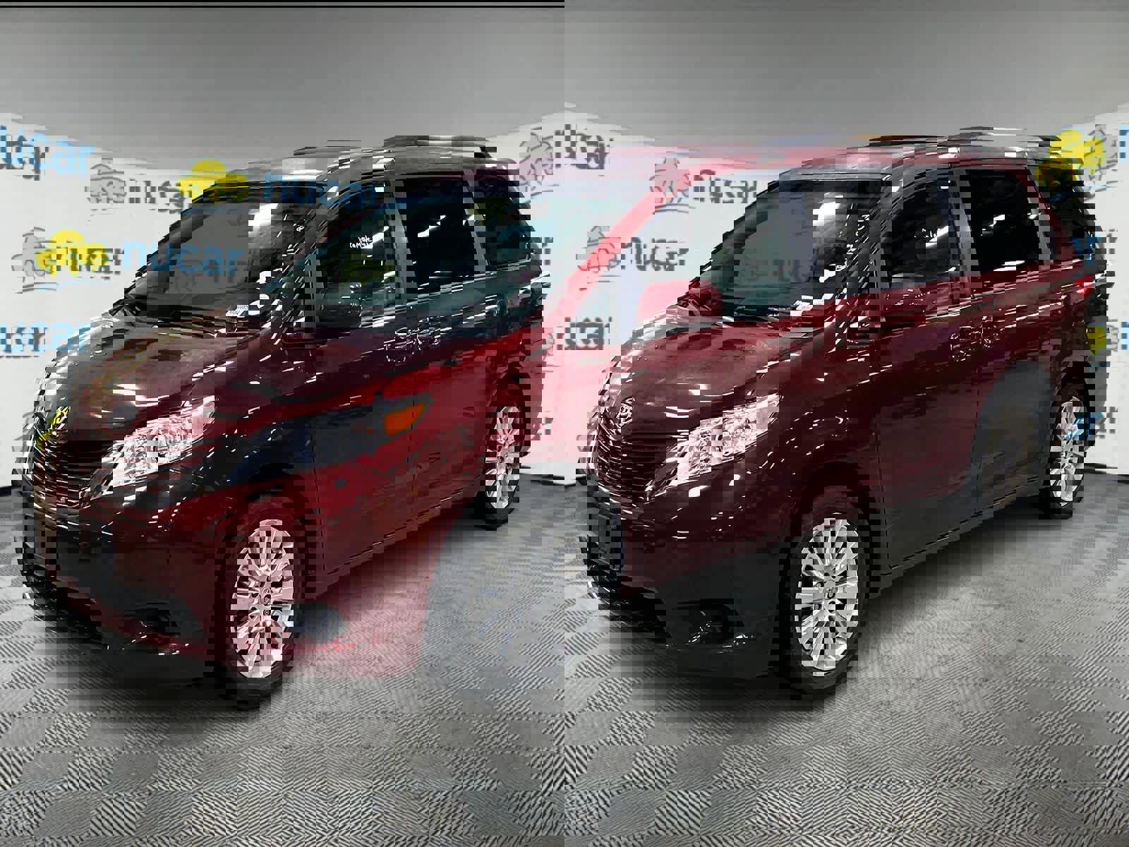 Certified 2015 Toyota Sienna LE image 2