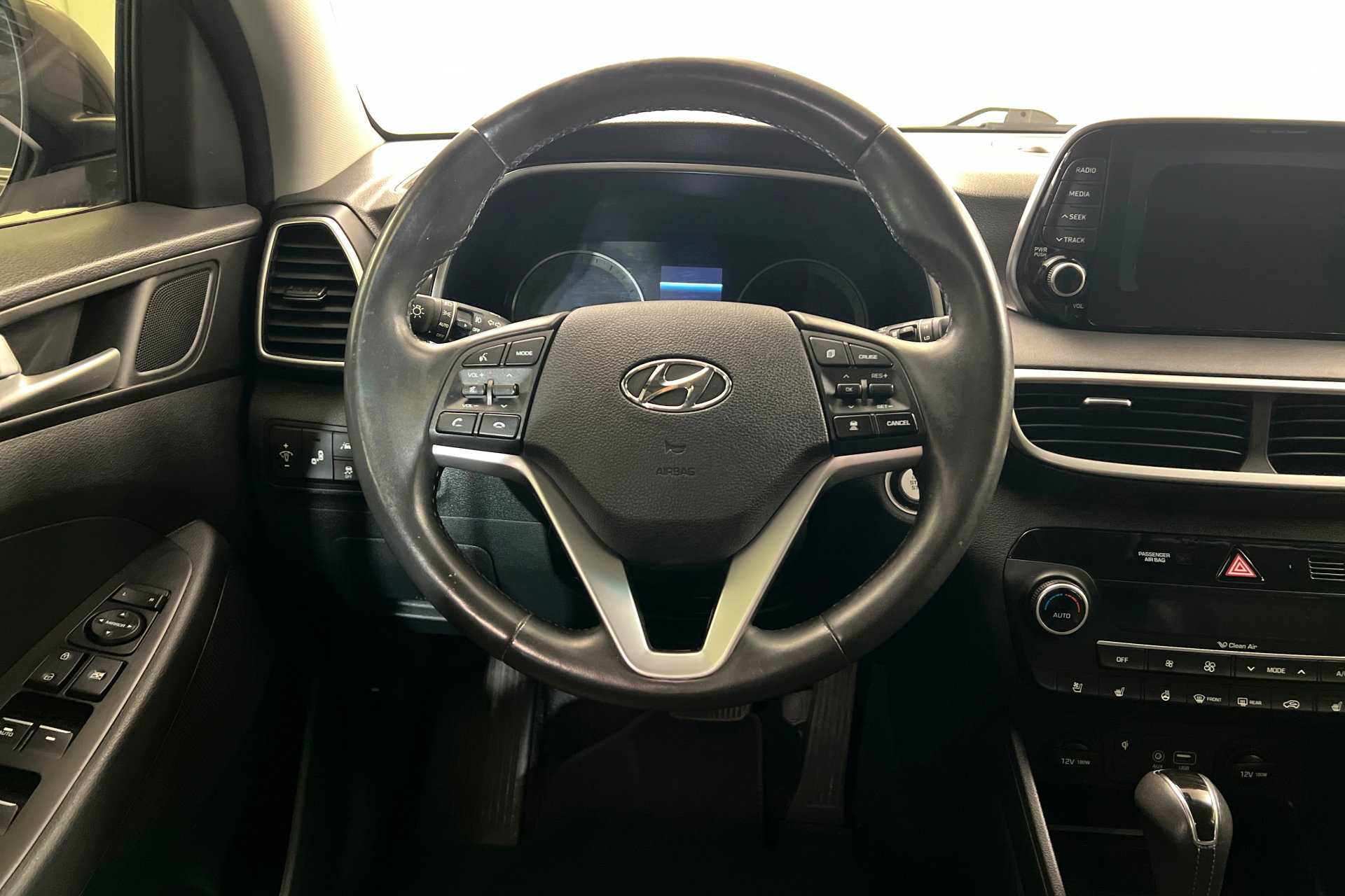 Used 2019 Hyundai Tucson Ultimate w/ Cargo Package AWD/4WD image 13