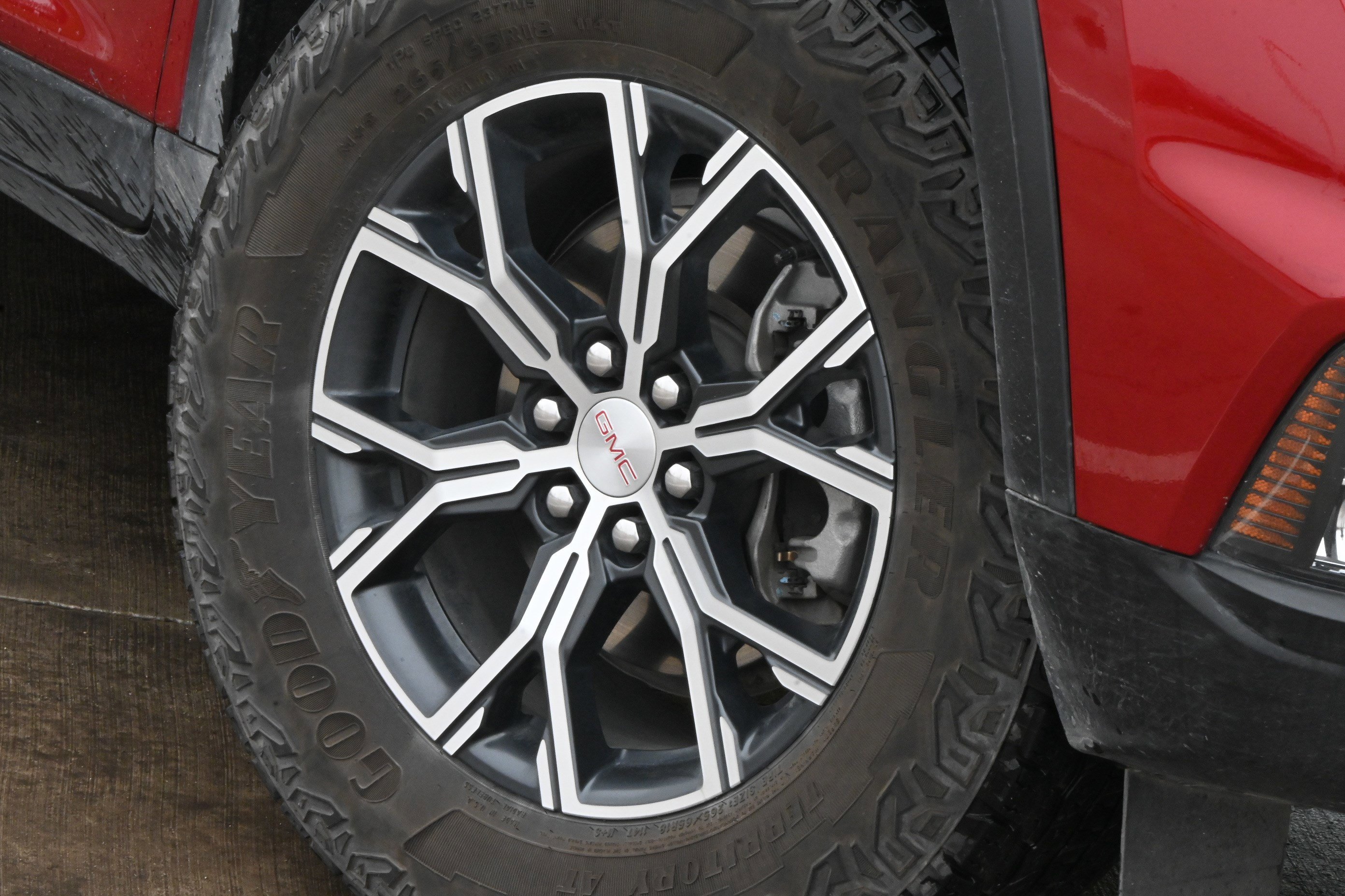 Used 2024 GMC Acadia AT4 w/ Luxury Package image 11