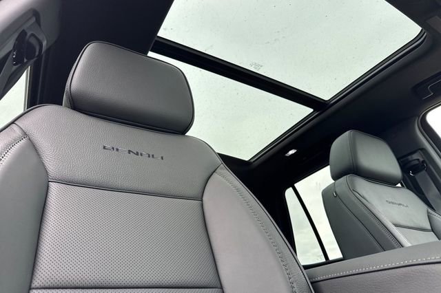 New 2026 GMC Yukon Denali w/ Sun & Power Step Package image 20