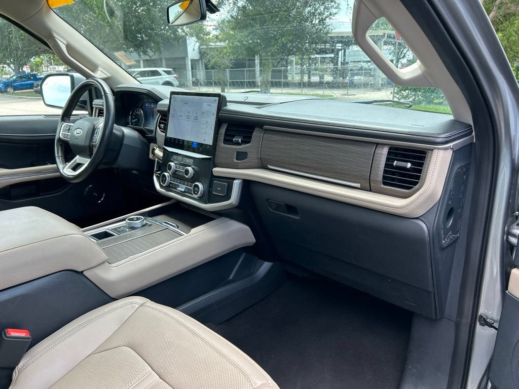 Used 2024 Ford Expedition Limited RWD image 43