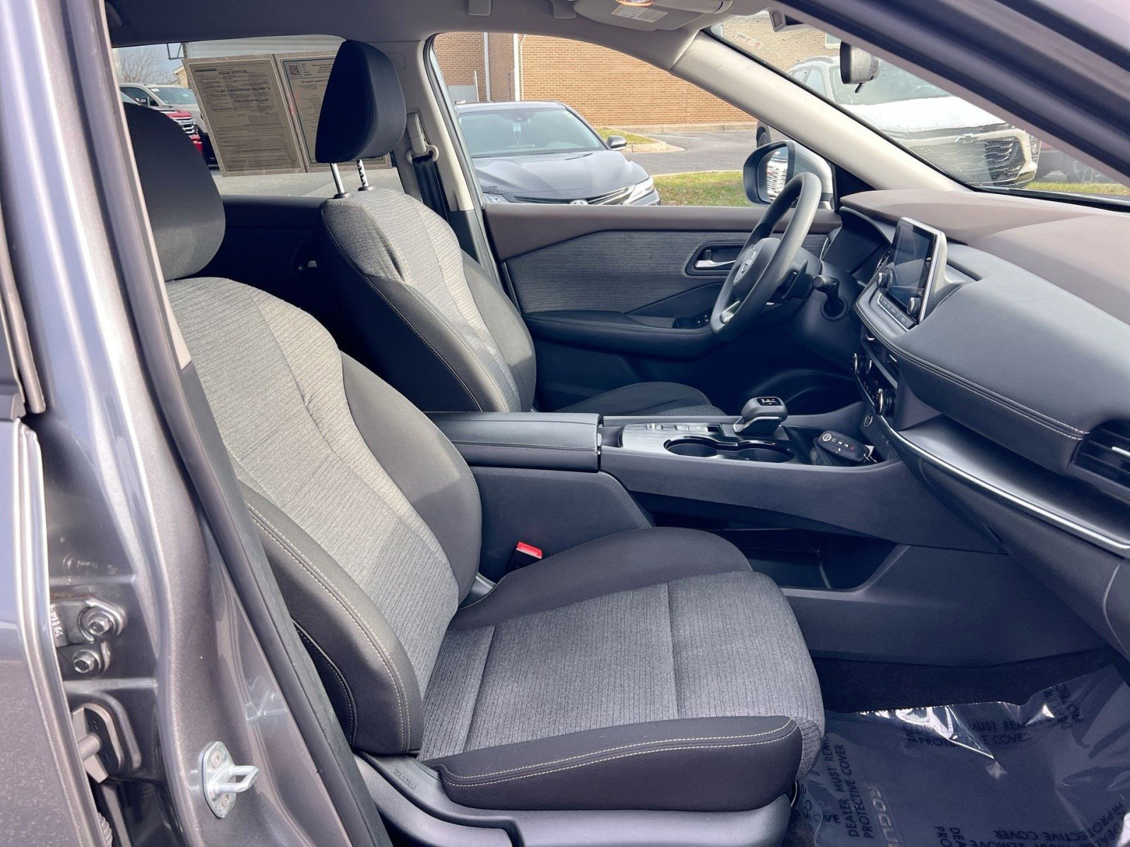 Used 2023 Nissan Rogue SV image 25