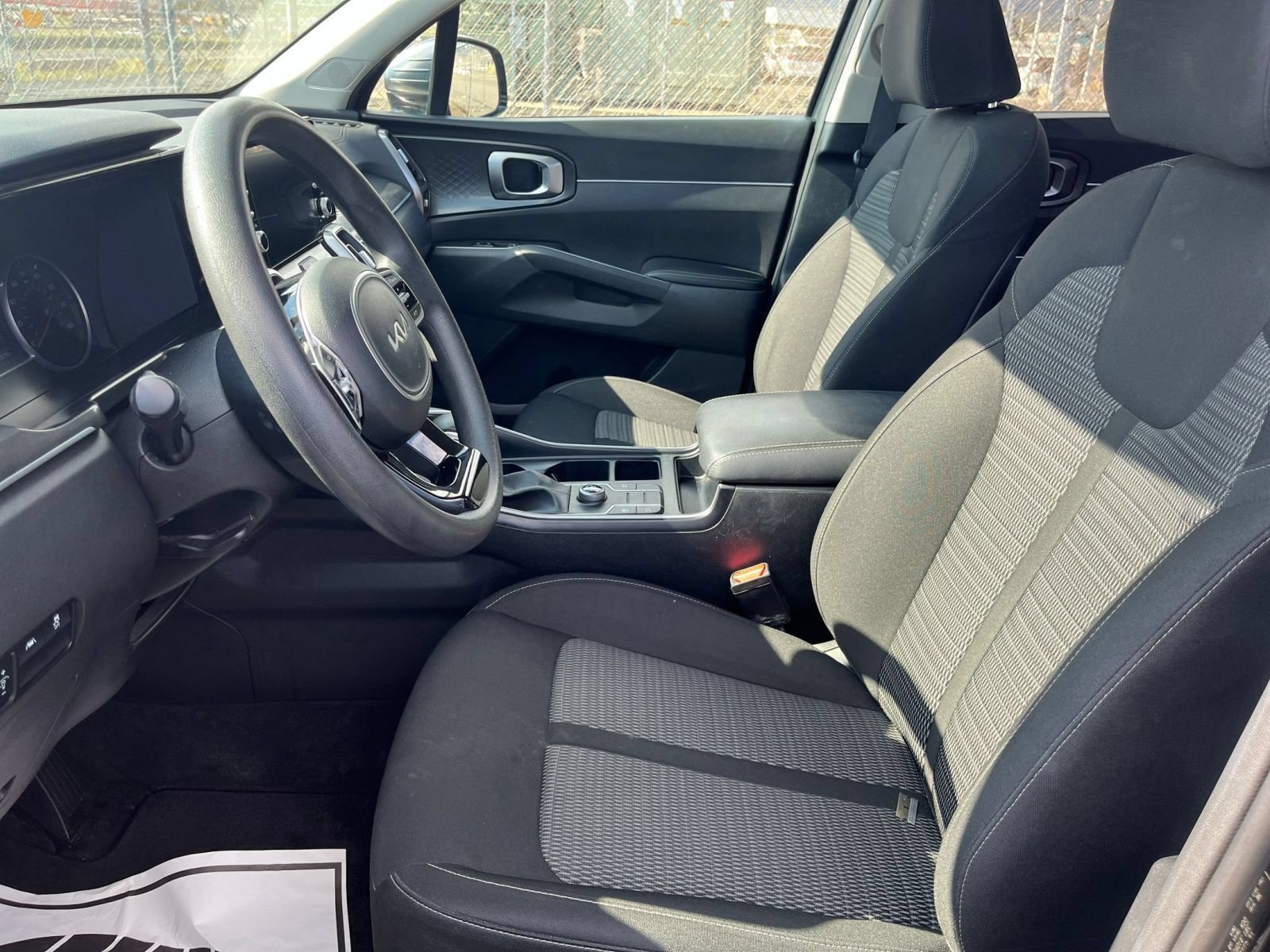 Used 2023 Kia Sorento LX FWD image 26