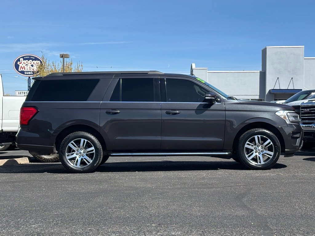 Used 2023 Ford Expedition Max XLT image 39