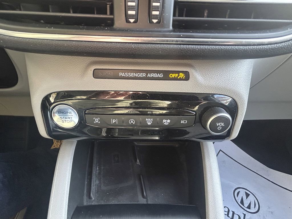 Used 2023 Ford Escape Platinum image 18