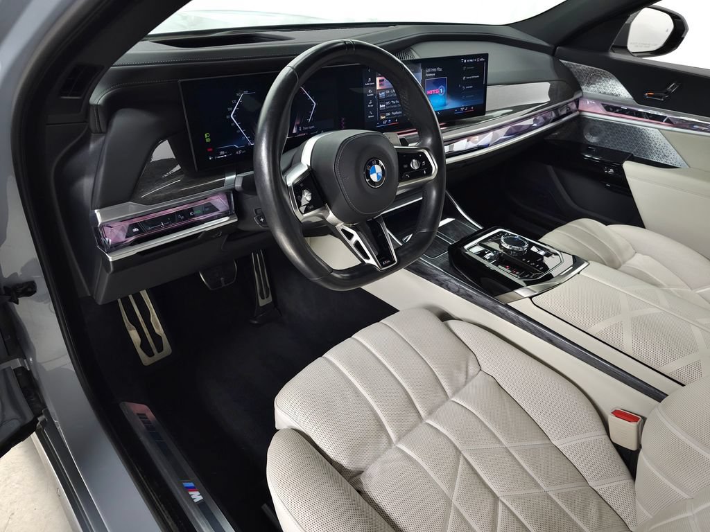 Used 2023 BMW 760i xDrive w/ Luxury Rear Seating Package AWD/4WD image 18