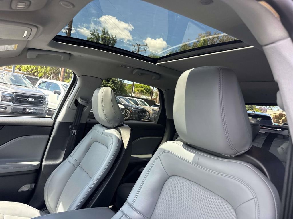 Certified 2021 Lincoln Corsair Reserve FWD image 24