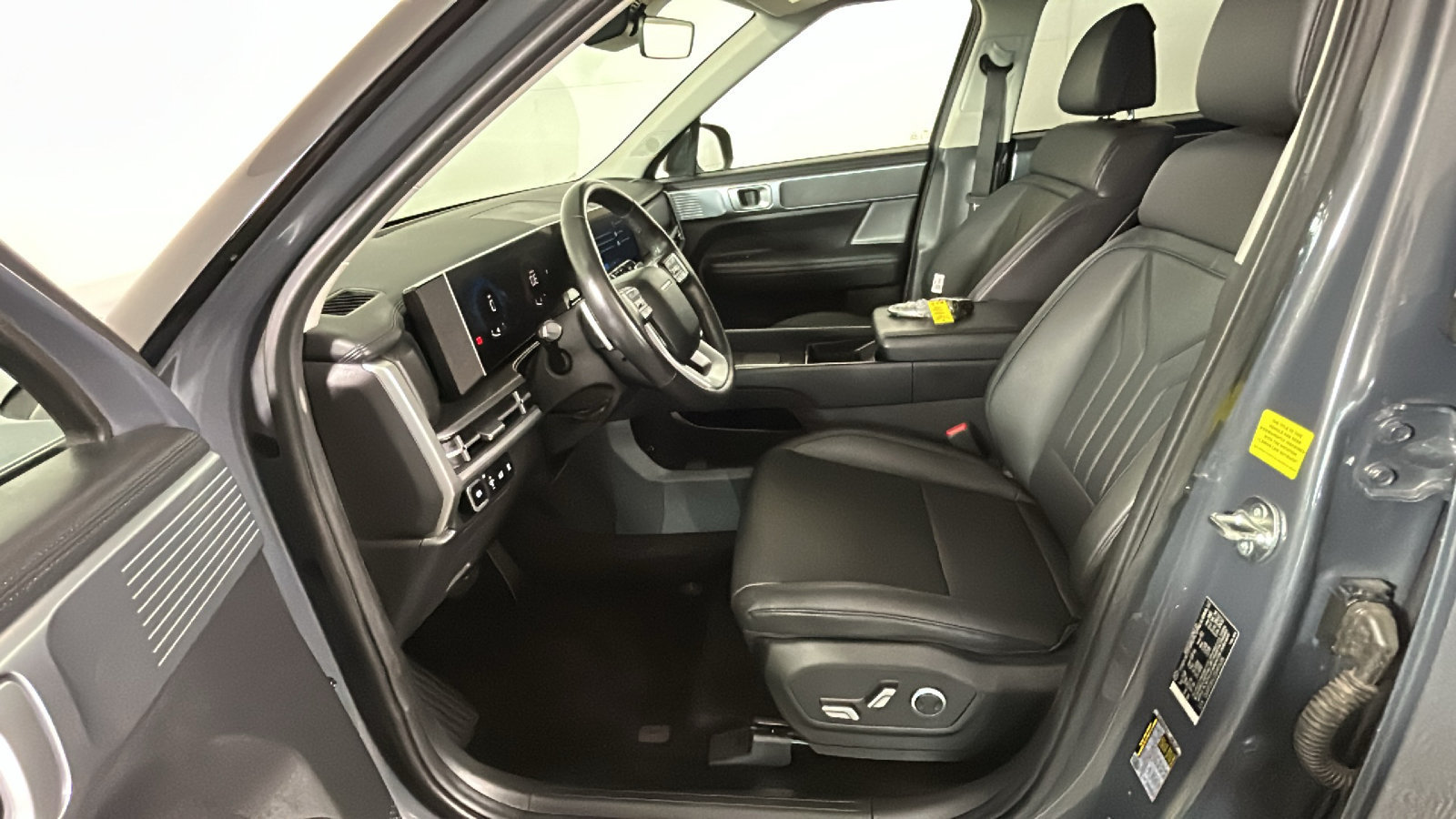 Used 2025 Hyundai Santa Fe SEL FWD image 14