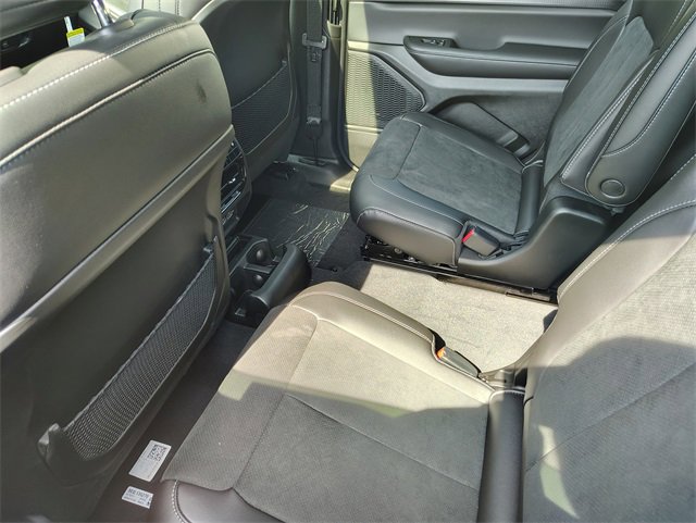 New 2025 Jeep Grand Cherokee L Altitude image 30