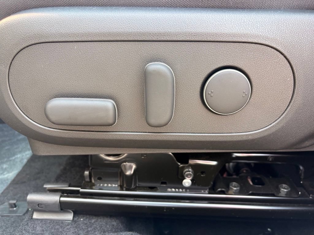 New 2026 Hyundai Kona SEL Premium FWD image 11