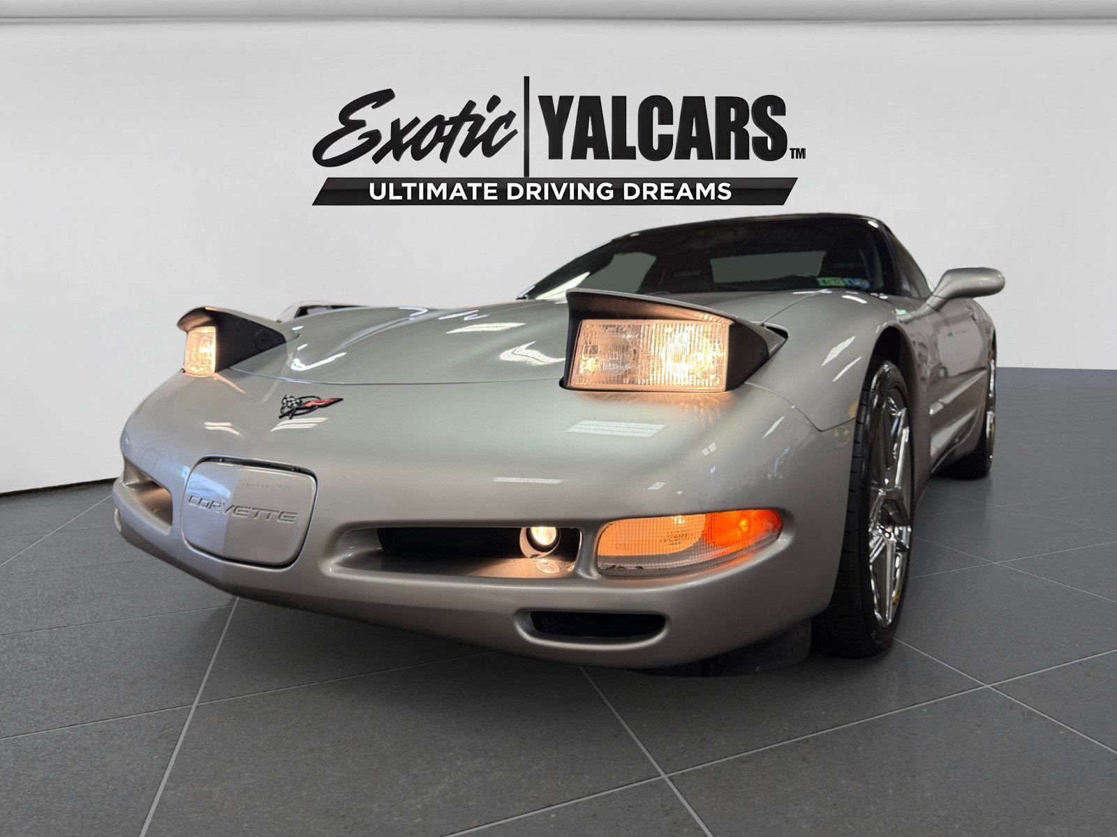 Used 2004 Chevrolet Corvette Convertible w/ Preferred Equipment Group RWD image 9
