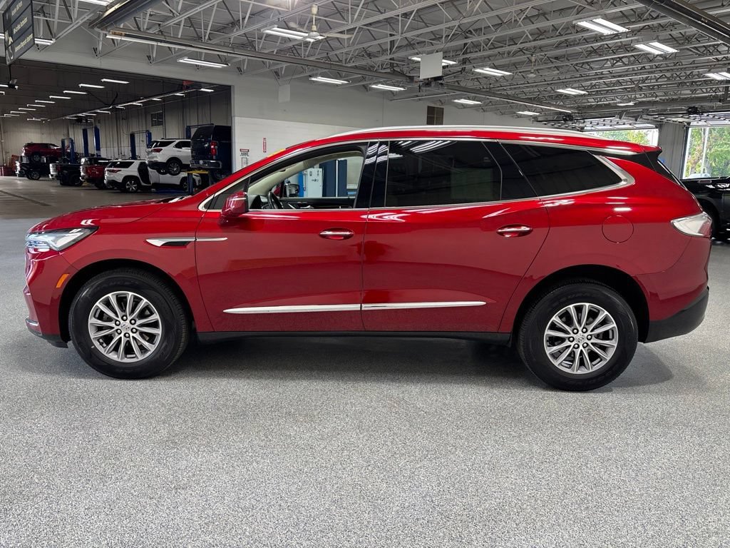 Used 2023 Buick Enclave Essence AWD/4WD image 4