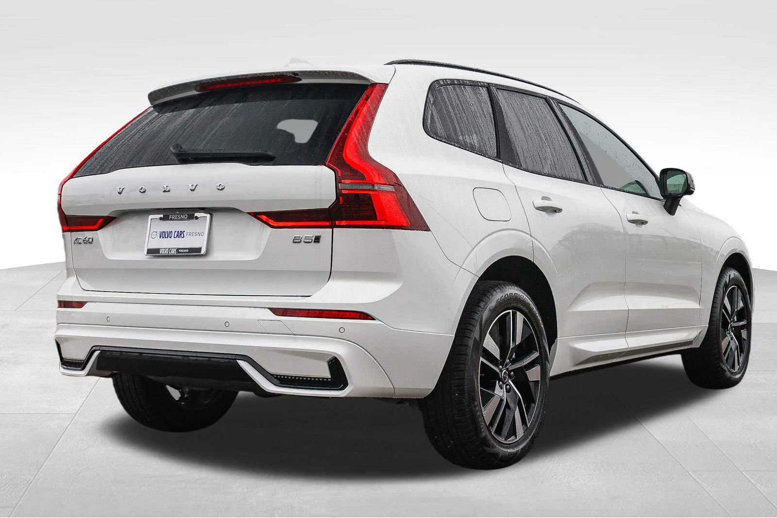 New 2026 Volvo XC60 B5 Core w/ Climate Package image 5
