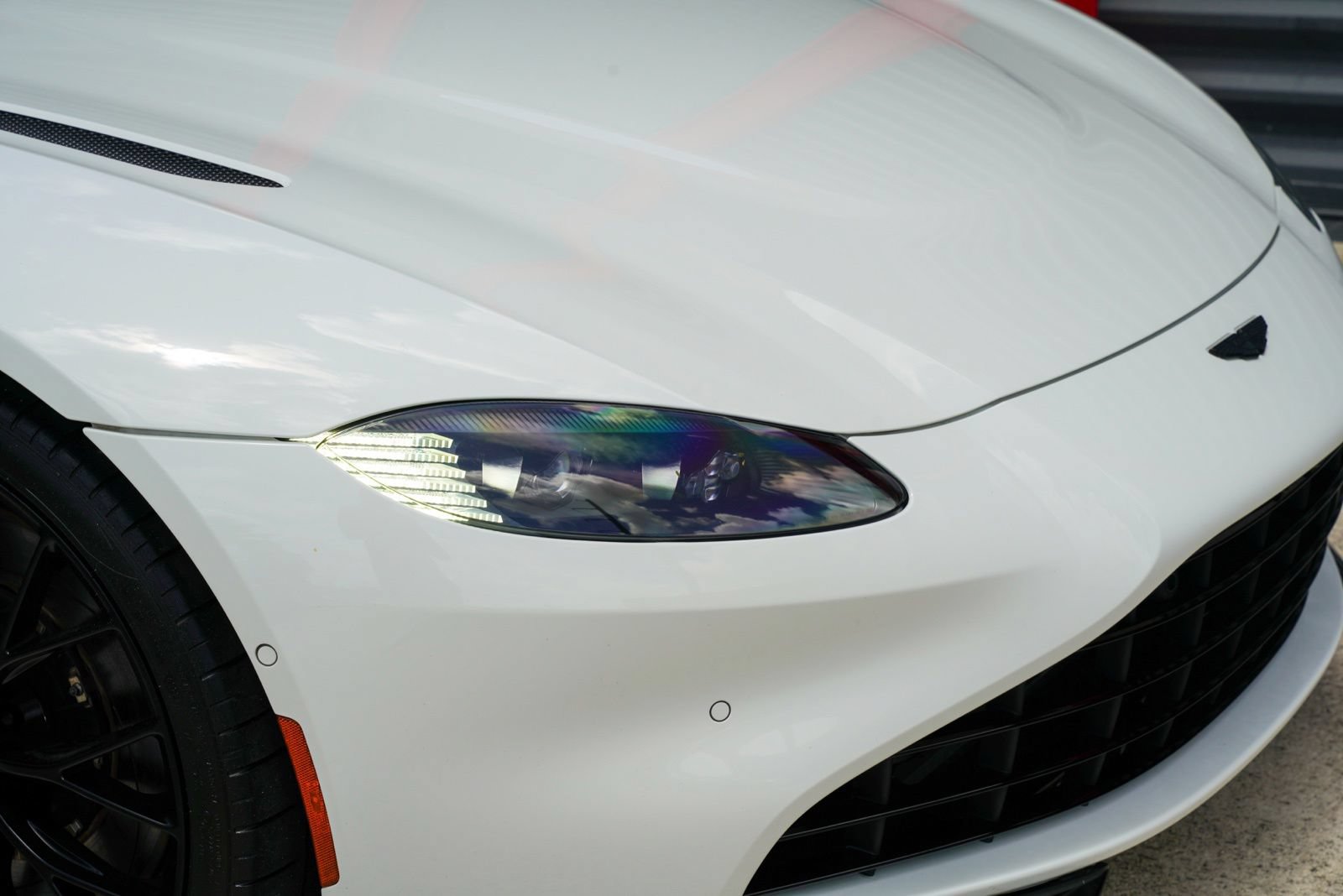 Used 2023 Aston Martin V8 Vantage Coupe RWD image 5