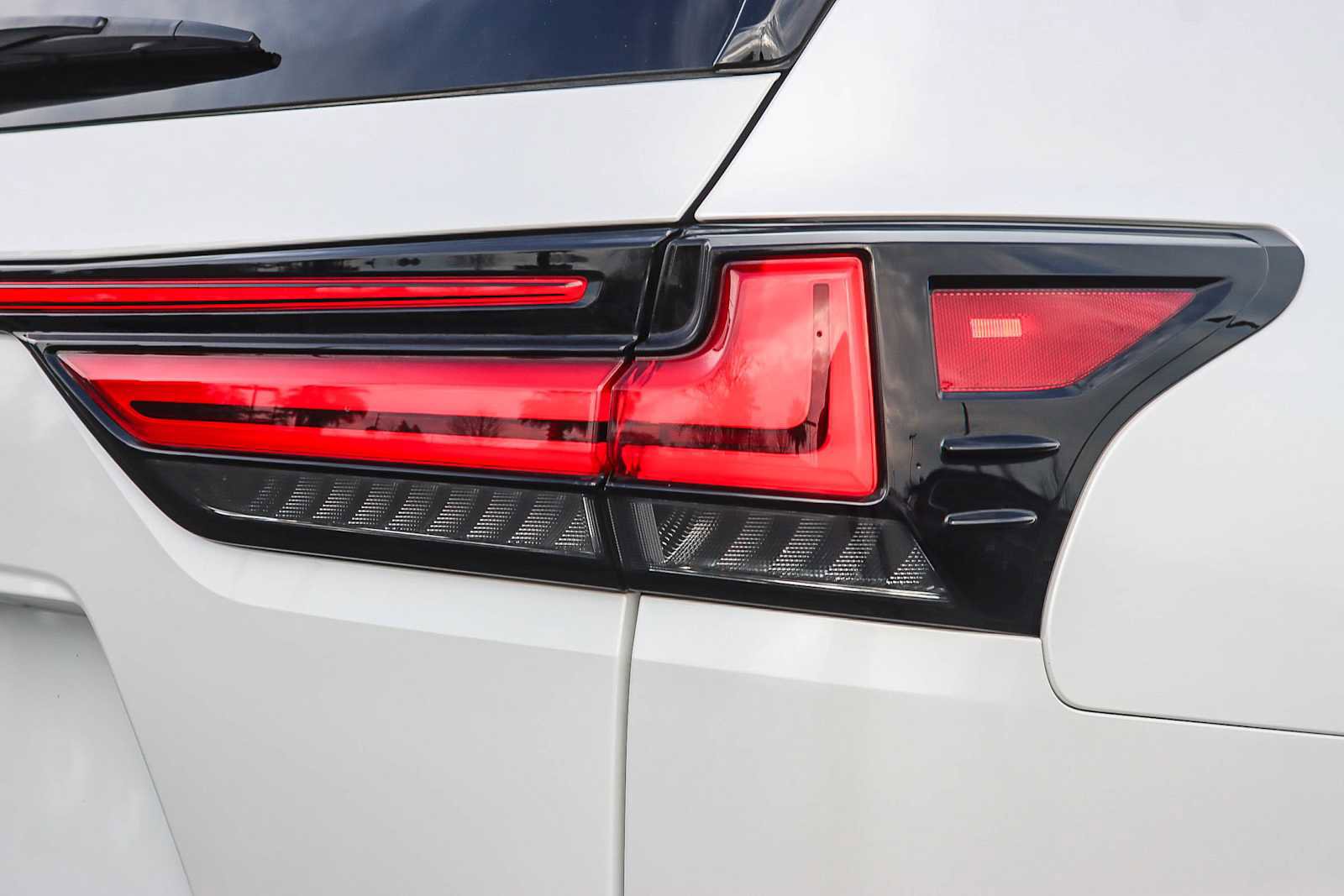 Used 2023 Lexus LX 600 4WD w/ Ultra Luxury Package image 8