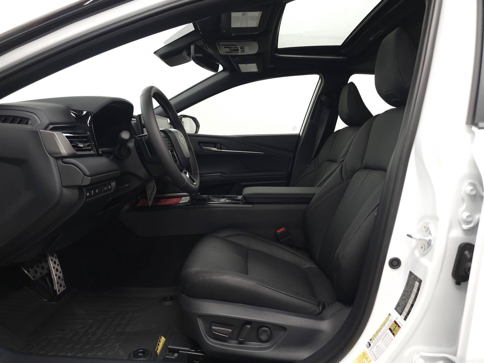 New 2026 Toyota Camry SE FWD image 4