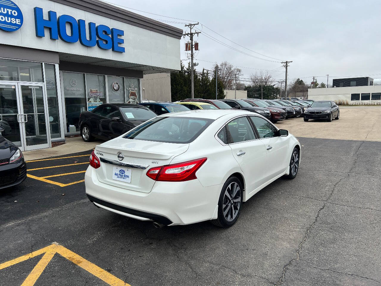 Used 2016 Nissan Altima 2.5 SR FWD image 10