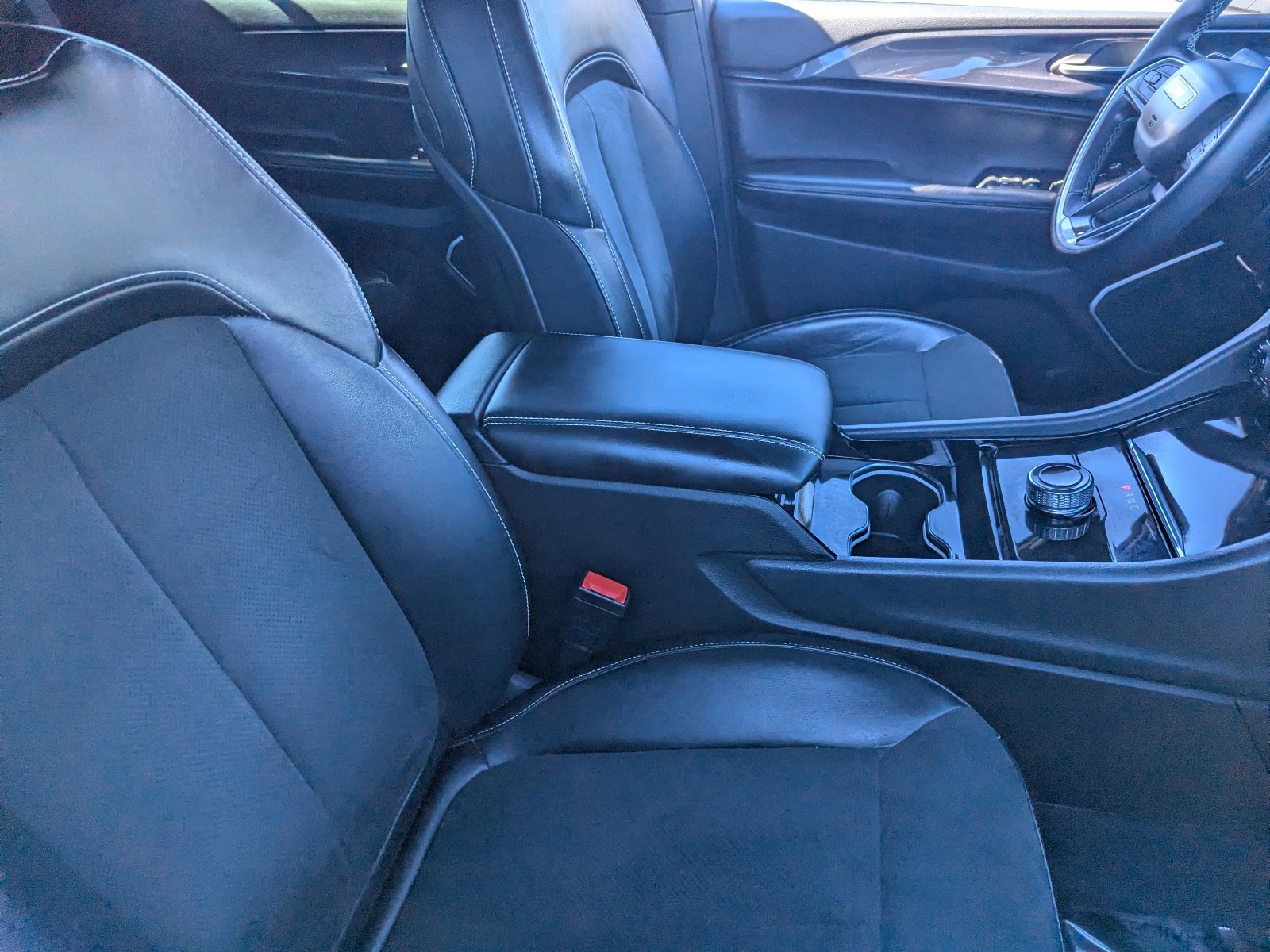 Used 2021 Jeep Grand Cherokee L Altitude image 10