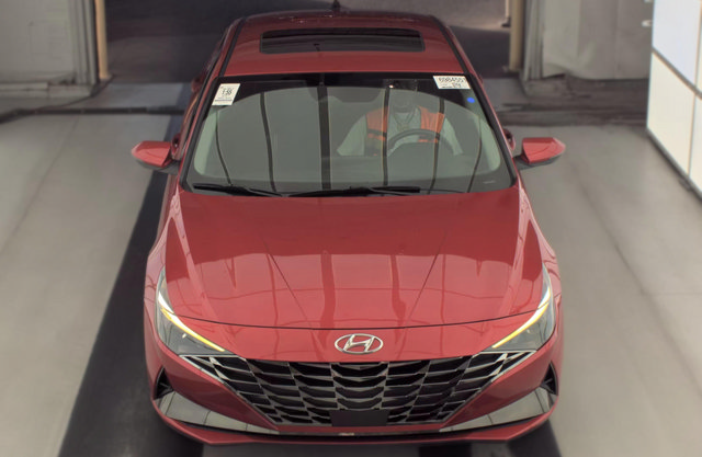 Used 2021 Hyundai Elantra SEL w/ Convenience + Premium Package FWD image 2