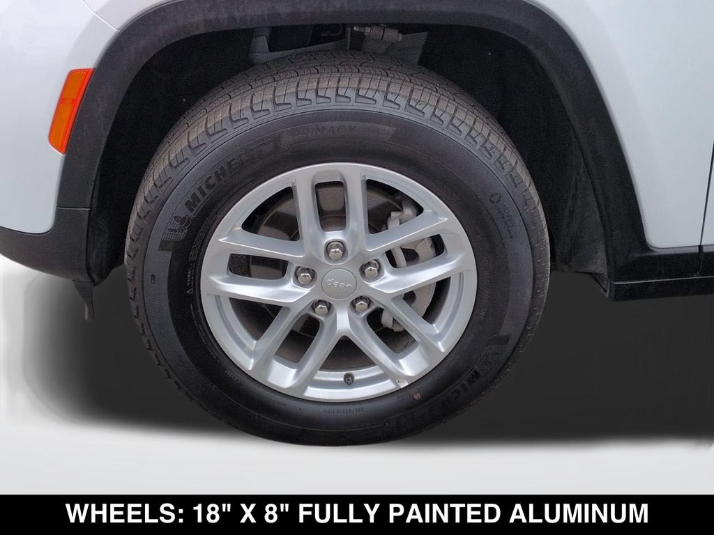 Used 2025 Jeep Grand Cherokee Laredo X AWD/4WD image 11