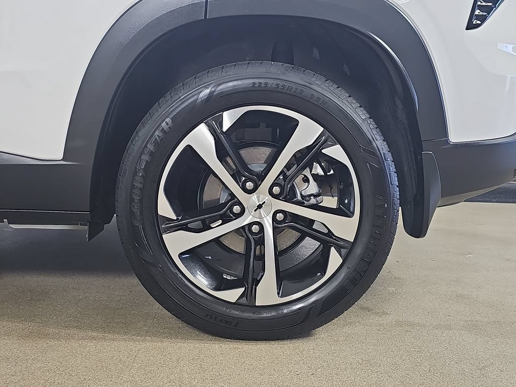 Certified 2024 Chevrolet Trax RS w/ Driver Confidence Package FWD image 37