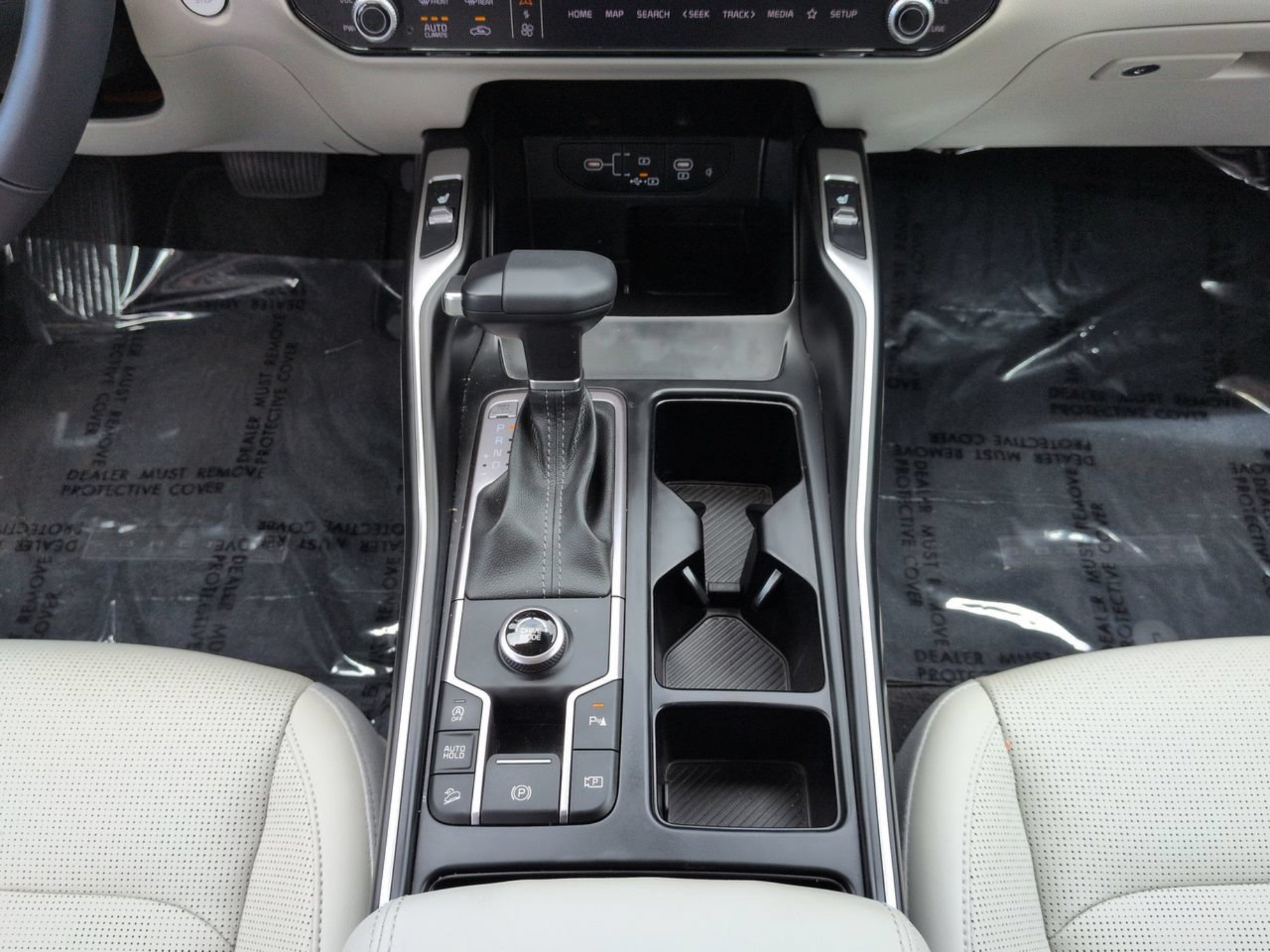 Certified 2025 Kia Sorento S w/ Panoramic Sunroof Package FWD image 23