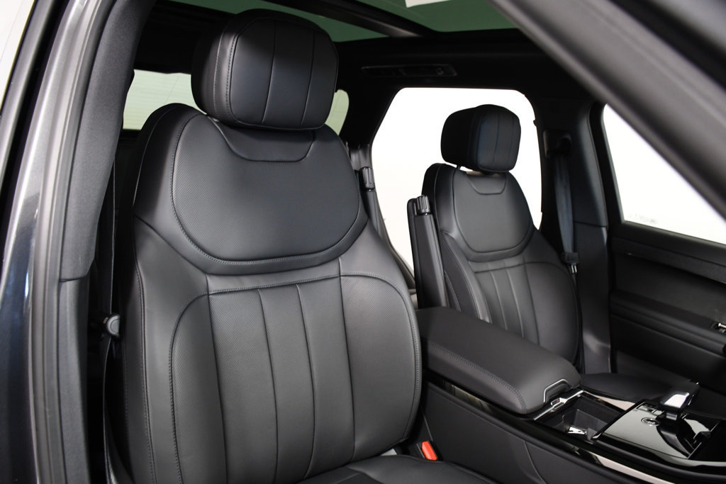 New 2026 Land Rover Range Rover Sport Dynamic SE AWD/4WD image 19
