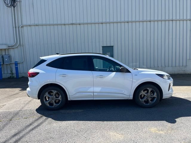 Used 2023 Ford Escape ST-Line AWD/4WD image 4