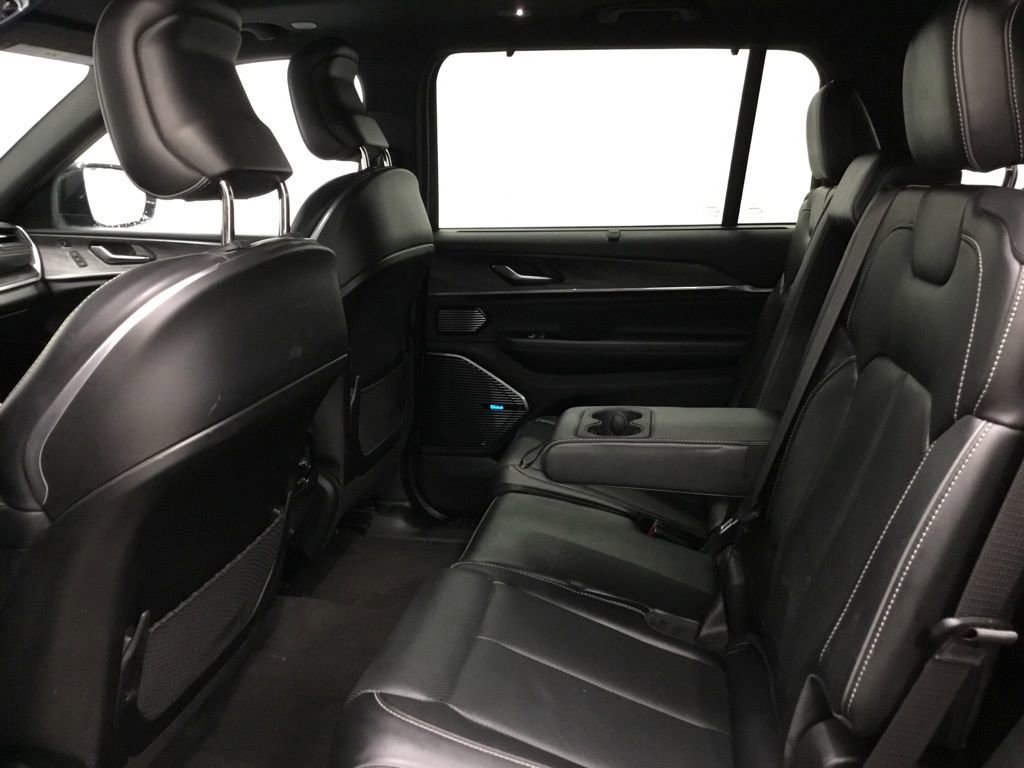 Used 2021 Jeep Grand Cherokee L Overland w/ Luxury Tech Group IV image 12