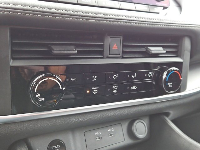 Used 2024 Nissan Rogue S image 36