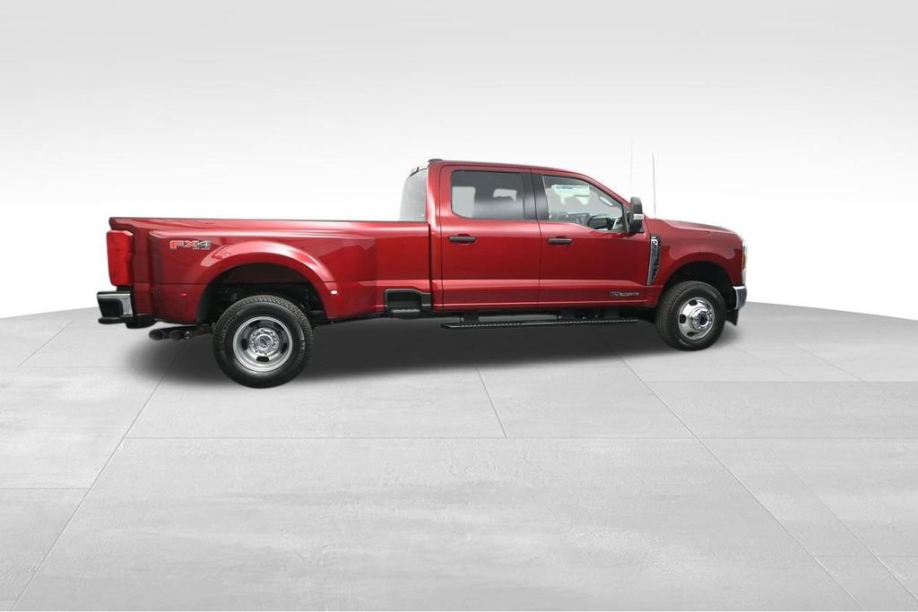 New 2025 Ford F350 XLT w/ FX4 Off-Road Package image 9