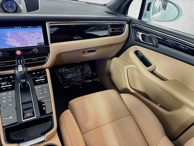 Certified 2026 Porsche Macan Turbo AWD/4WD image 21