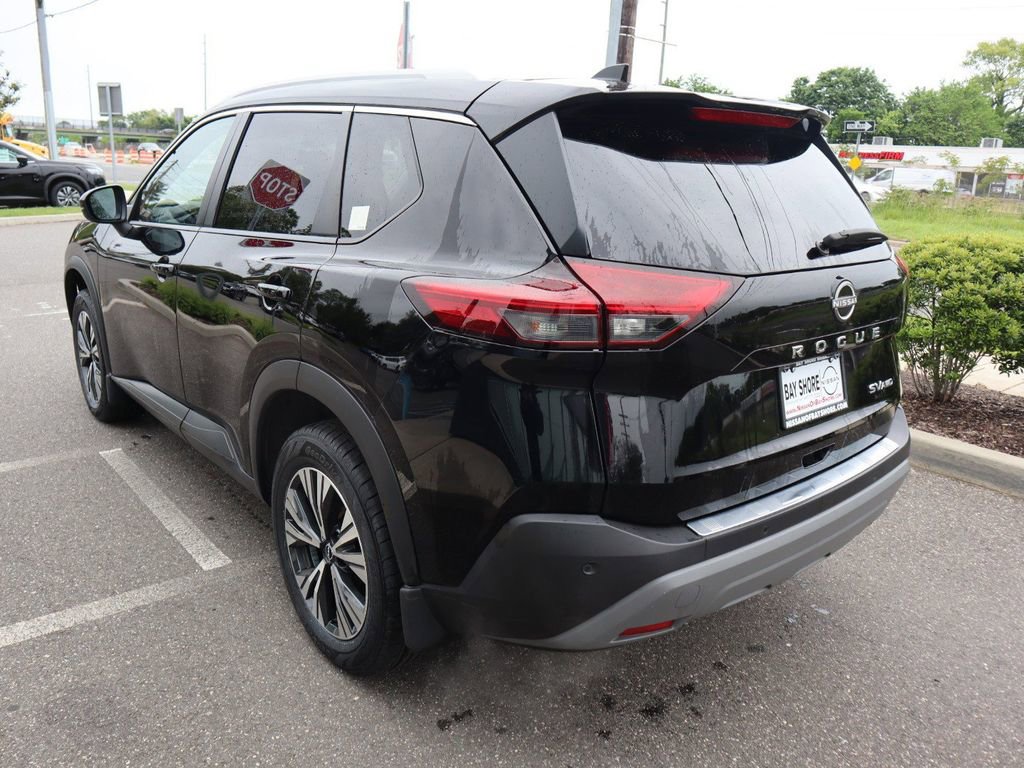 Certified 2022 Nissan Rogue SV w/ SV Premium Package image 8