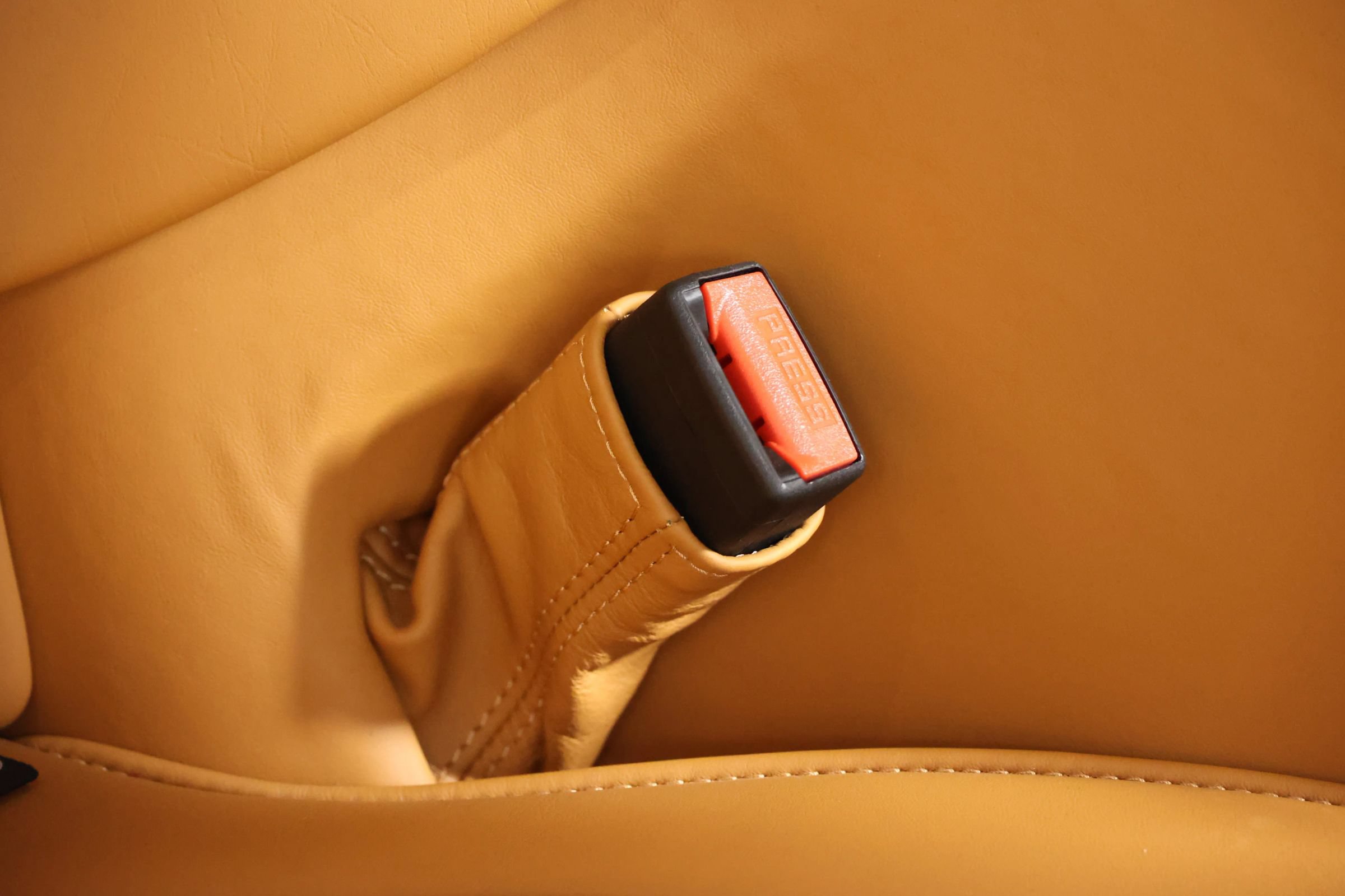 Used 2023 Aston Martin DBS Coupe RWD image 93