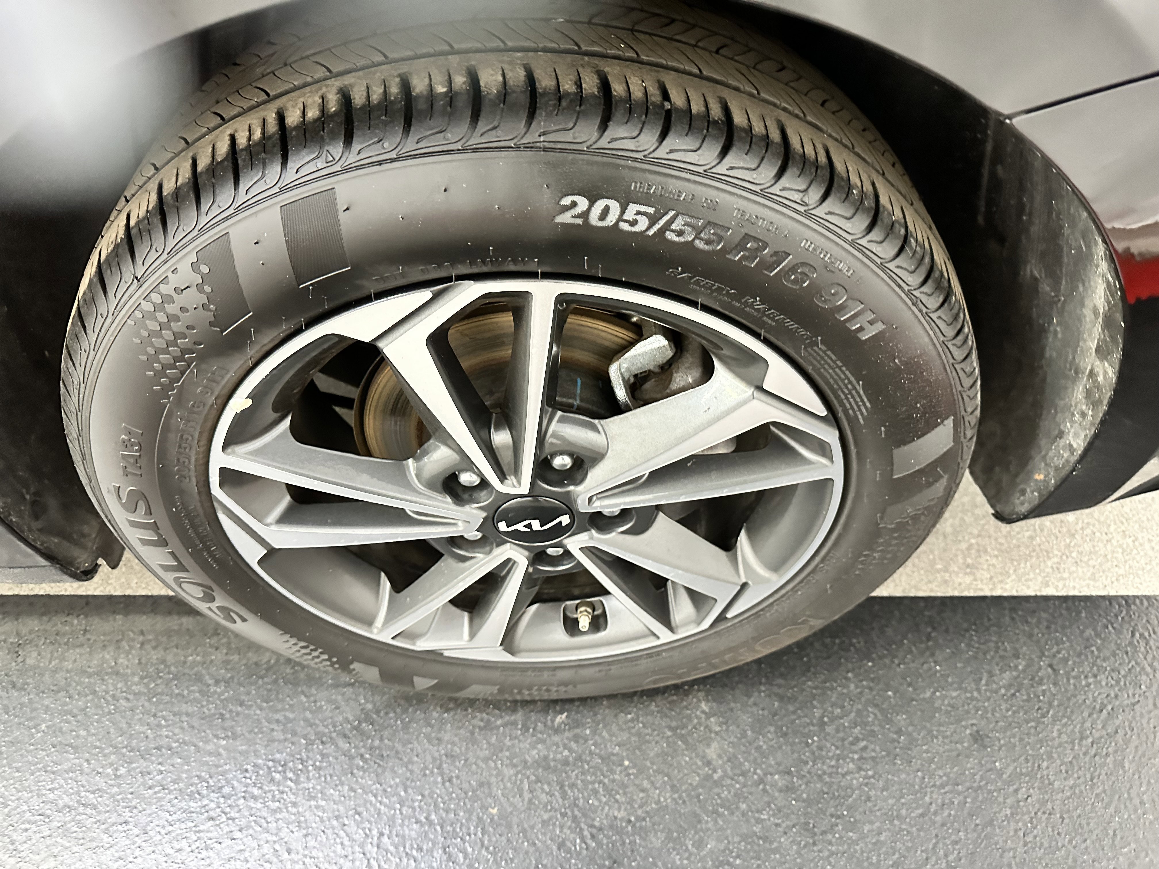 Used 2024 Kia Forte LXS image 57