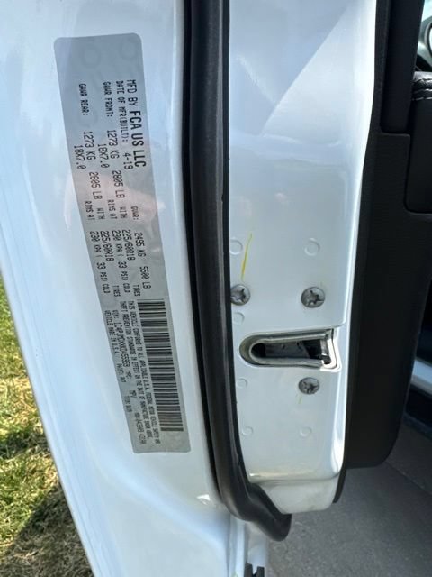 Used 2019 Jeep Cherokee Limited AWD/4WD image 12