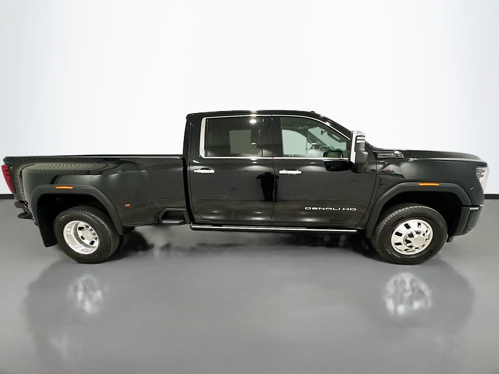 Used 2025 GMC Sierra 3500 Denali Ultimate AWD/4WD image 8
