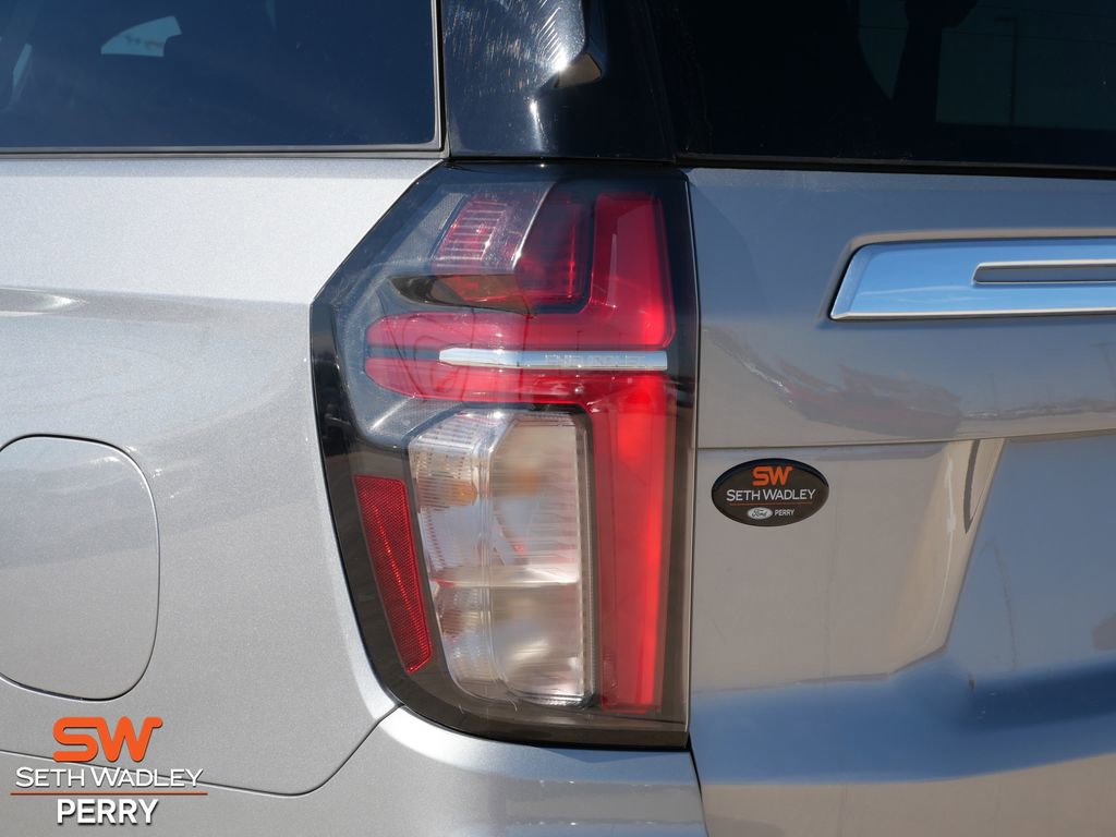 Used 2024 Chevrolet Suburban LT AWD/4WD image 9