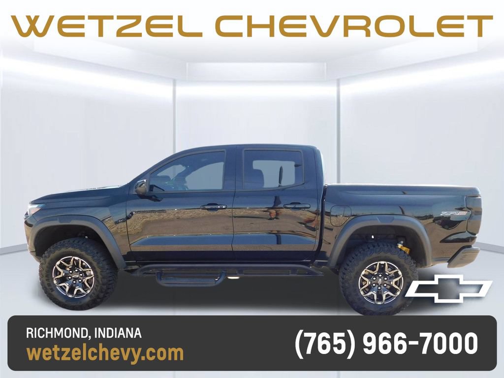 Used 2025 Chevrolet Colorado ZR2 w/ Technology Package AWD/4WD image 8