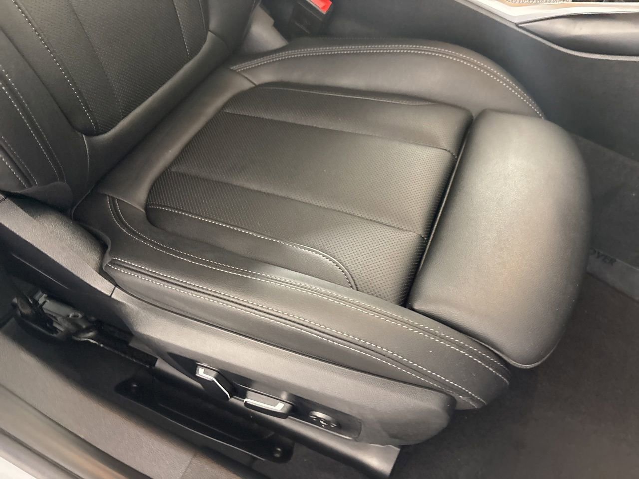 Used 2025 BMW 330i xDrive Sedan AWD/4WD image 27