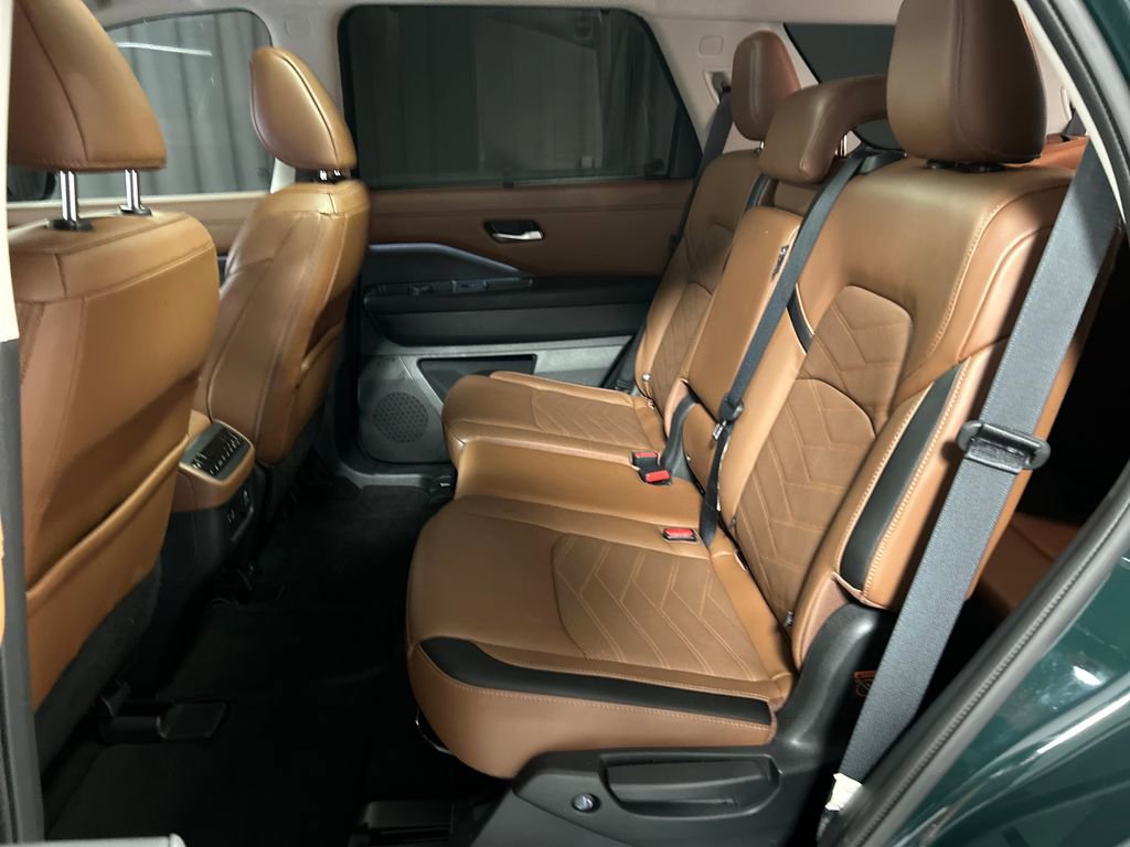 Used 2024 Nissan Pathfinder Platinum w/ Cargo Package image 22
