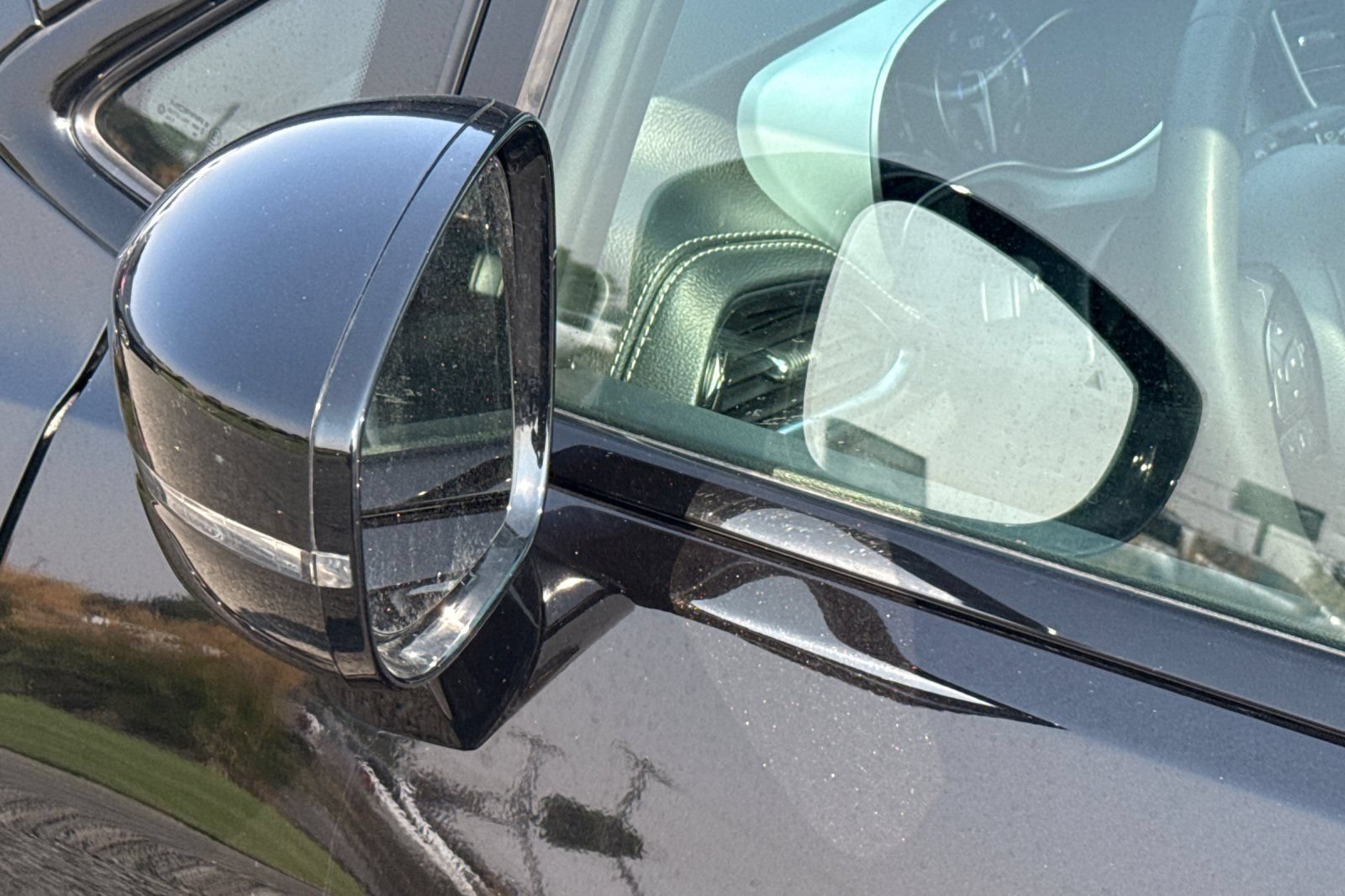 Used 2025 Chrysler Pacifica Limited FWD image 53