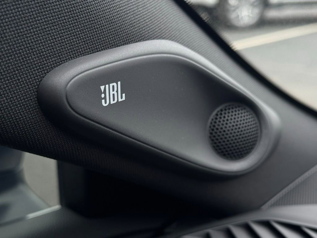 Used 2023 Toyota Crown Limited image 25