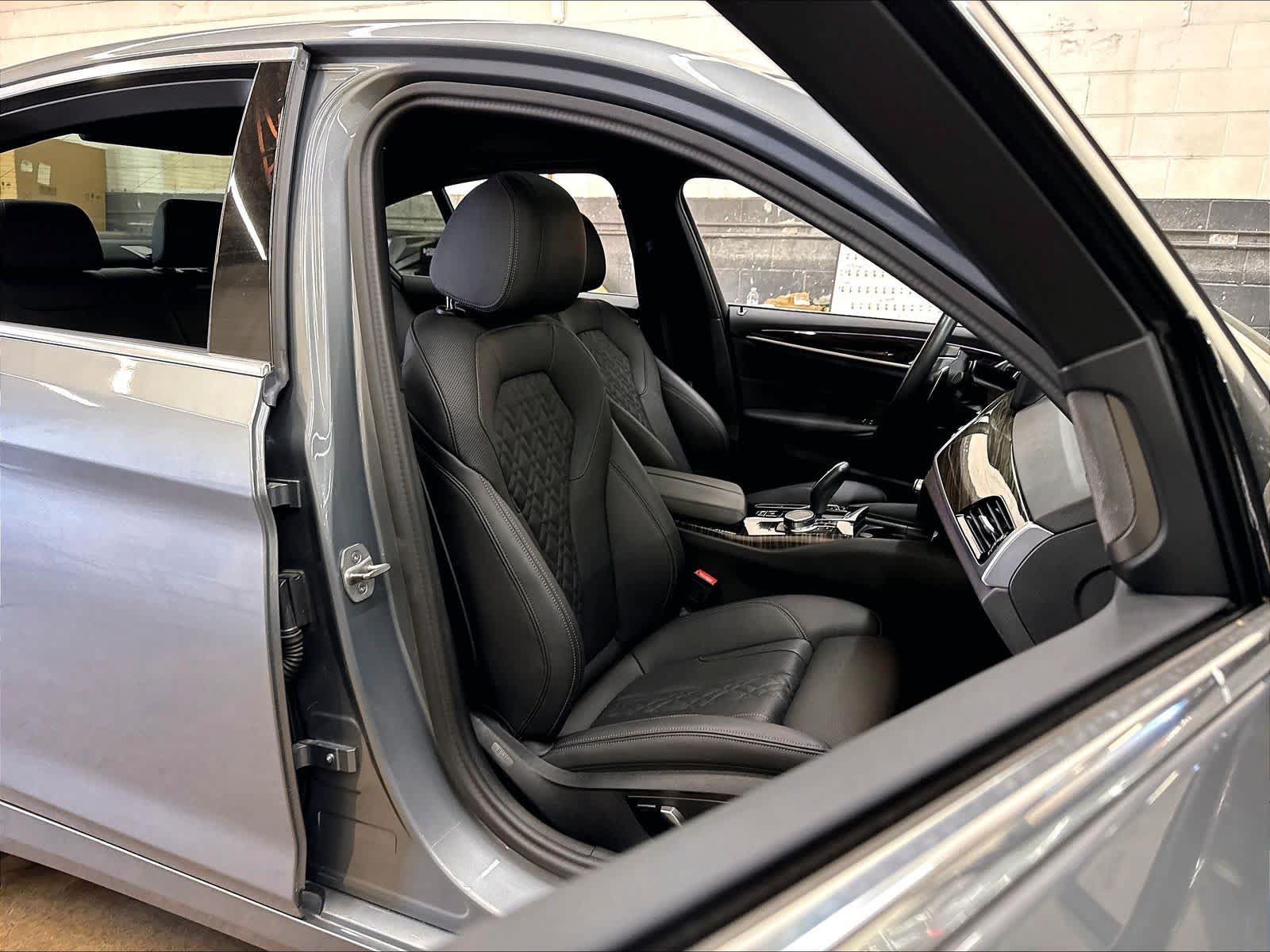 Used 2023 BMW 530i w/ Premium Package RWD image 10