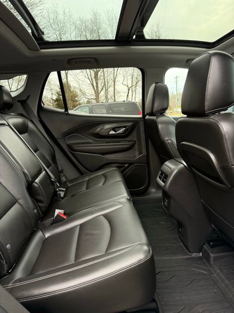 Used 2022 GMC Terrain SLT w/ Infotainment Package II image 21