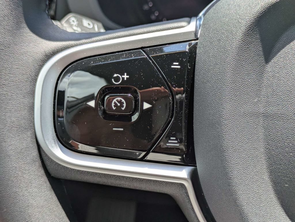New 2026 Volvo XC60 B5 Plus w/ Protection Package Premier AWD/4WD image 28