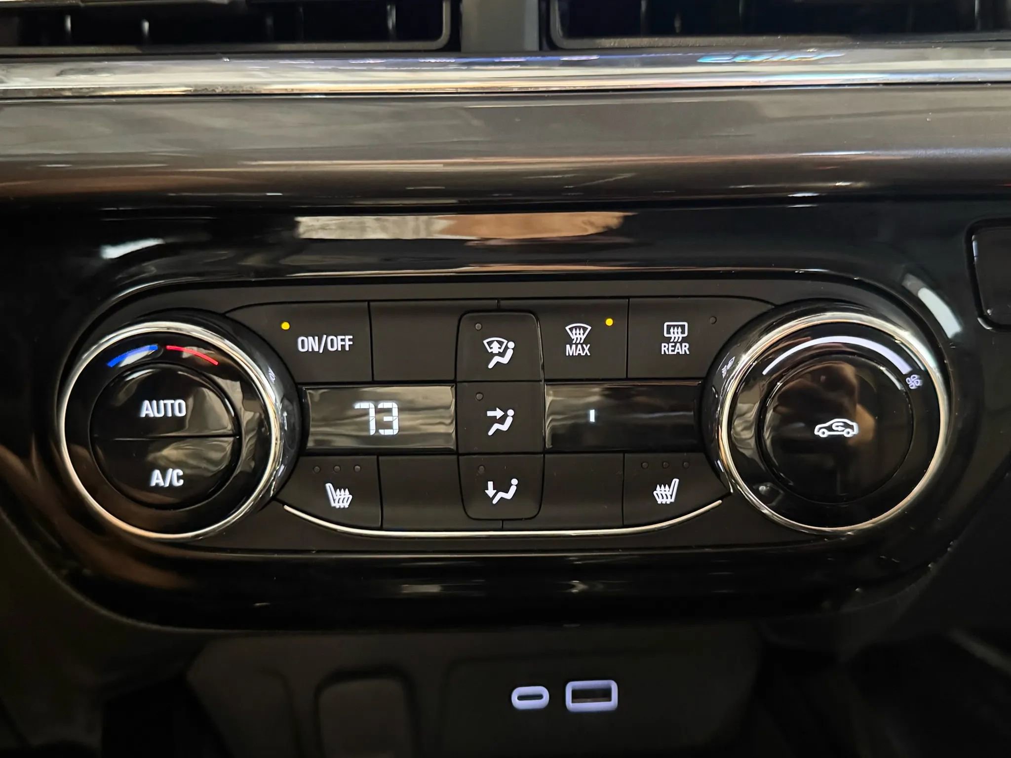 Used 2025 Chevrolet Trax ACTIV w/ Driver Confidence Package image 18