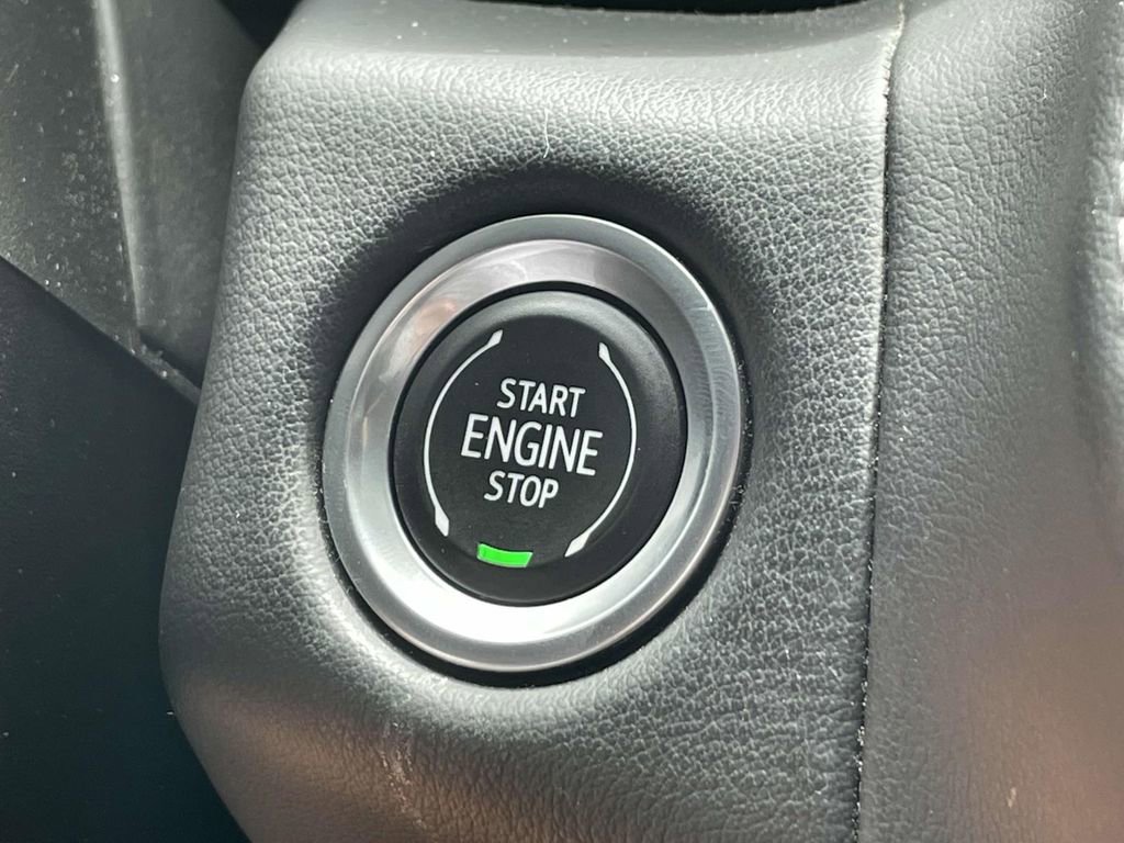 Used 2023 Chevrolet Suburban LT image 28